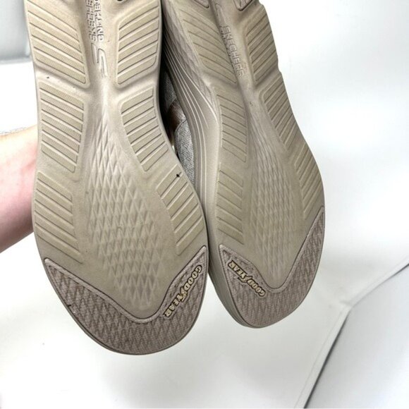 Skechers Womens Max Cushioning Lite: Breathe Easy - Size 11 Style 136722 TAUPE - Picture 10 of 12